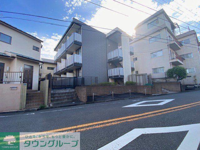 レオパレスB & R
