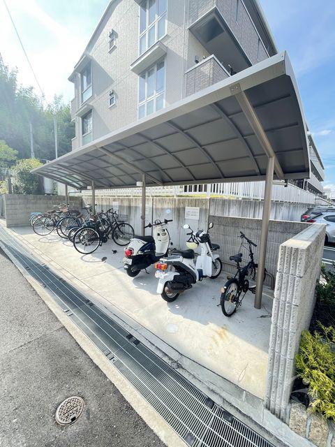 カーサ高善 A棟