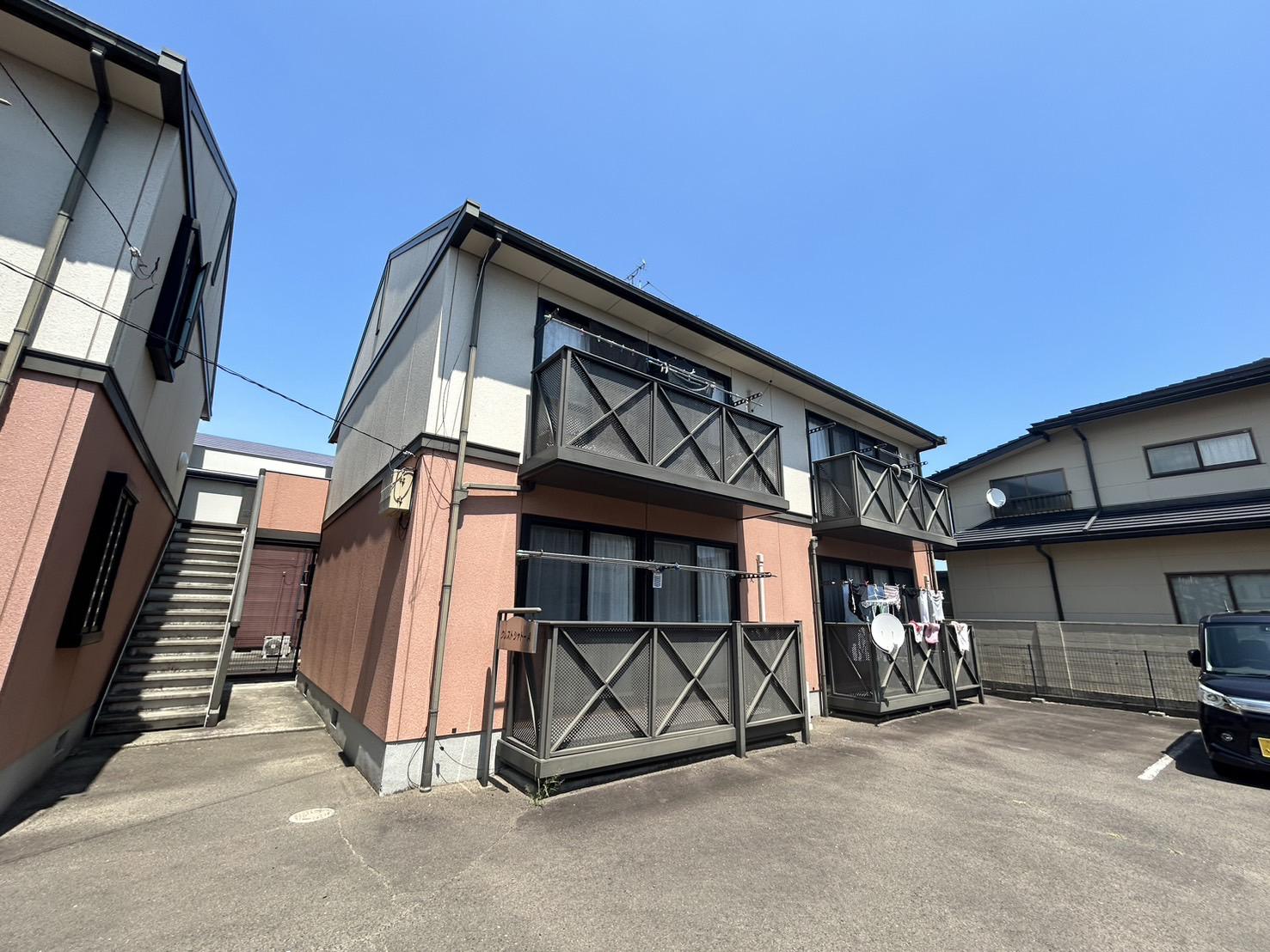 クレストシャトーA棟