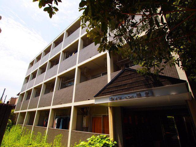 タッシ国立