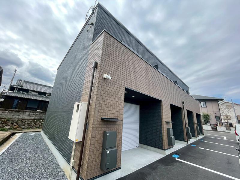 イースト GARAGE PLACE
