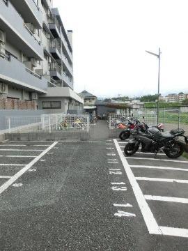 イーズ南春日丘