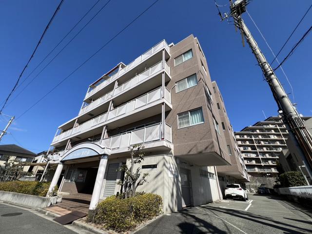 イーストヴィレッジ宮の前