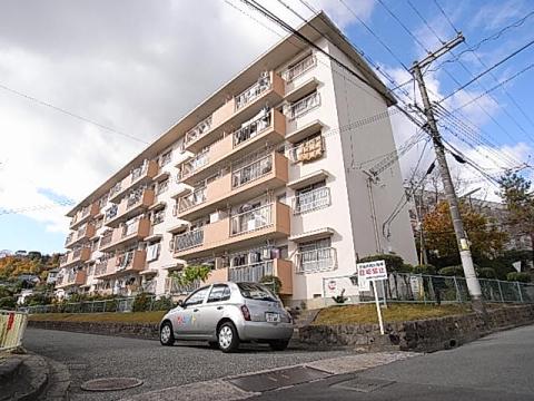 川西松ヶ丘団地1号棟