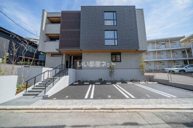 SHAMAISON HILLS 白壁