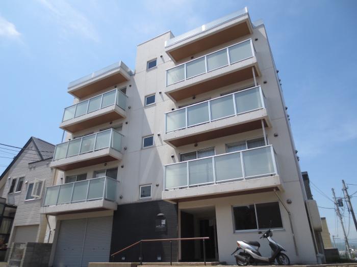 GRANDIRCOLLINA