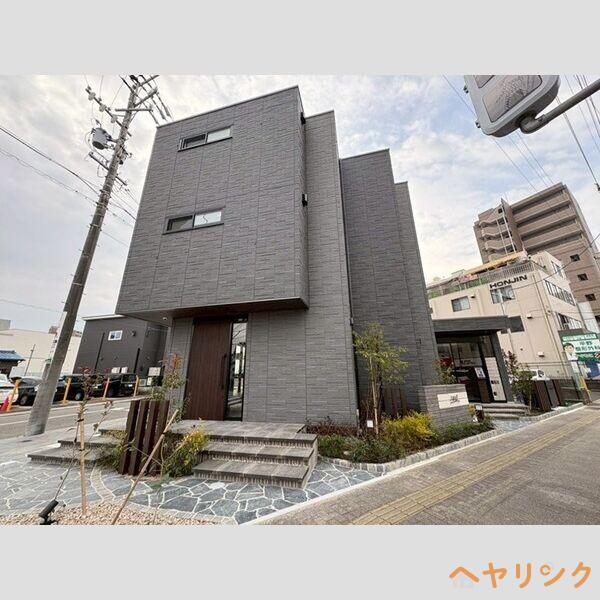 地下鉄東山線 本陣駅 徒歩2分 3階建 築1年