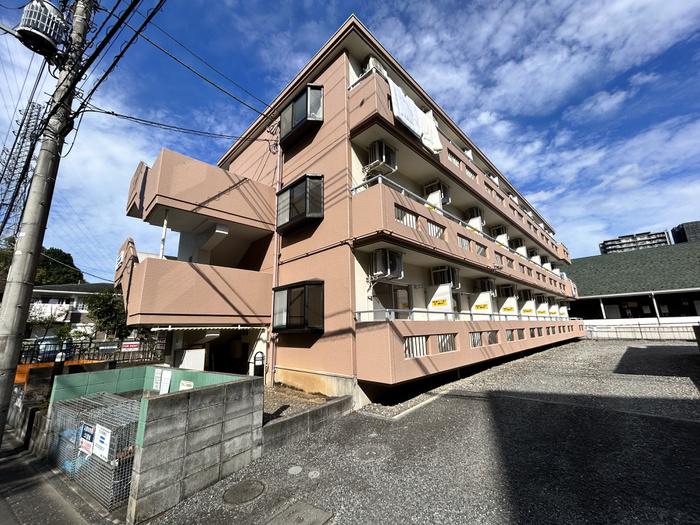 コンフォール河井