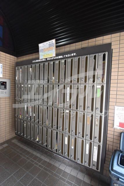 イーストフィールド