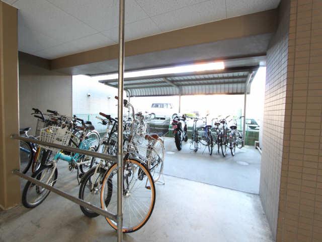 クレスト本山