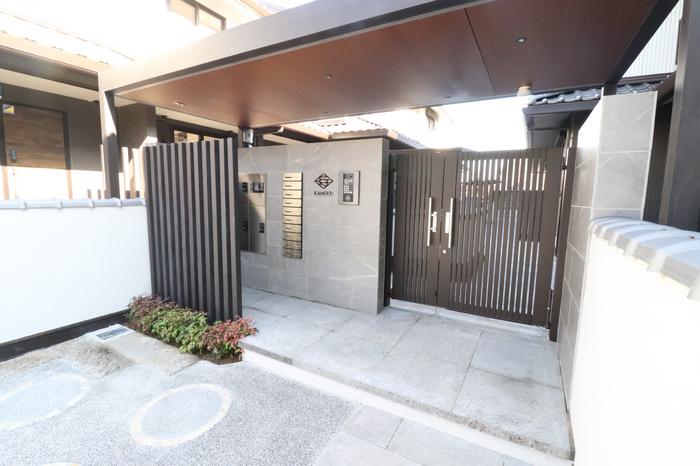時・KAMOSU B棟