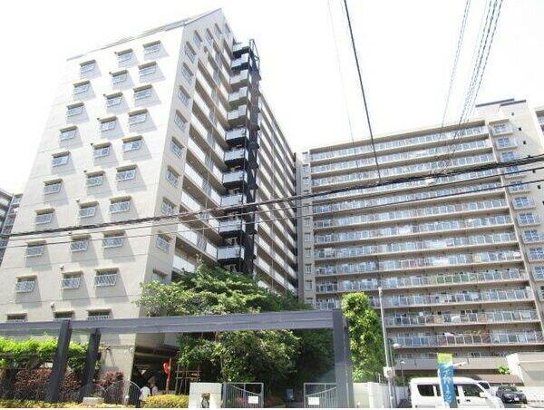 ファミールハイツ北大阪 1号棟