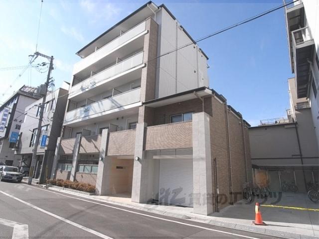 ラッジングハウス蘭フォー