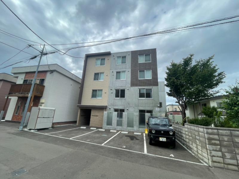 エアフォルク学園前