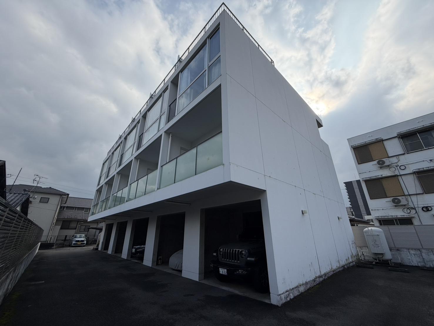 AKHA2