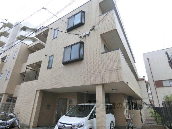ファミーユ西館