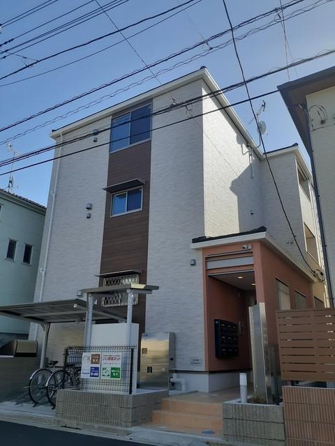 ジョルニ フェリーチェ