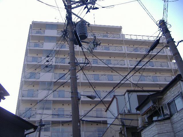 コンフィデンスシティウエスト