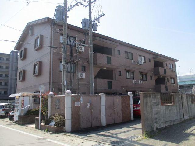 ファミーユ空港南