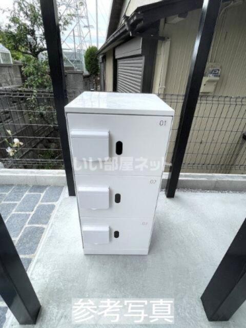 QUIET CRAB HOUSE 鶴見寺谷