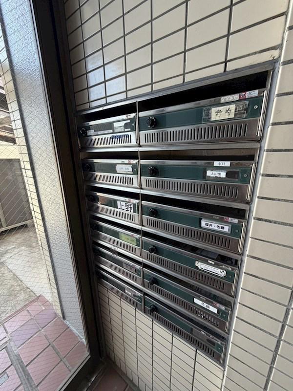 パインクレスト1号館