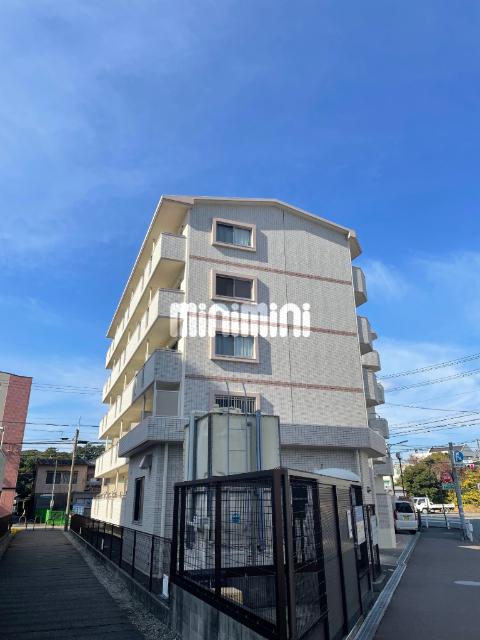 CYNTHIA山下
