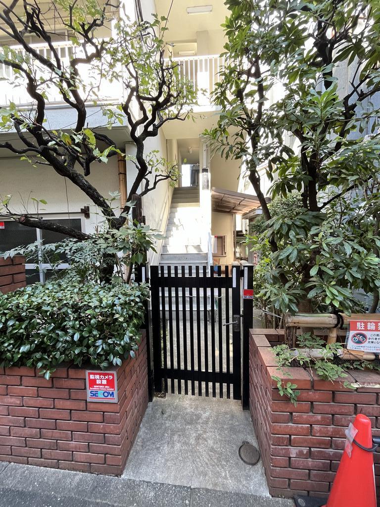 柳河ビル 8/12退去 礼無 駅すぐ BT別 手割引 フローリング