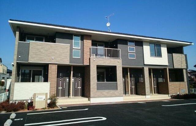 神奈川県平塚市 2階建 築9年