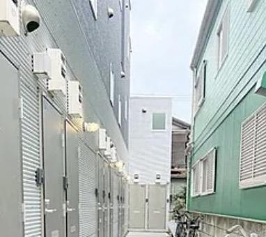 ALLEY HOUSE