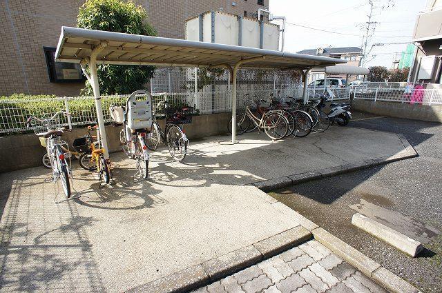 ロイヤルタウン泉D
