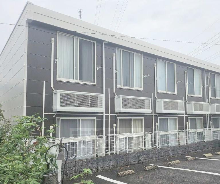 レオパレスサントネ