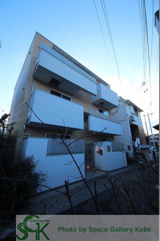 THE CITY 塩屋
