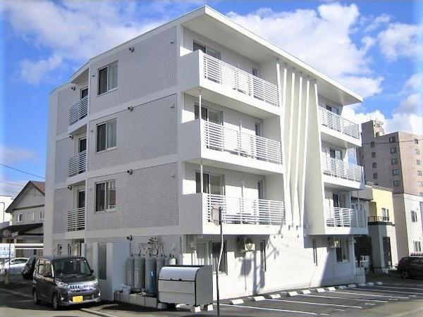 メニーズコート南郷18ST