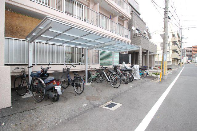 メゾン岡町(1K/1階)の外観写真