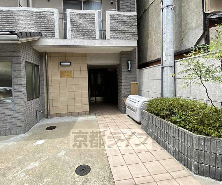 押小路フラット