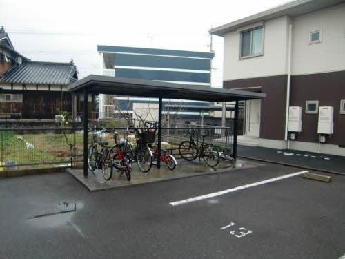 シャーメゾン際波 A棟