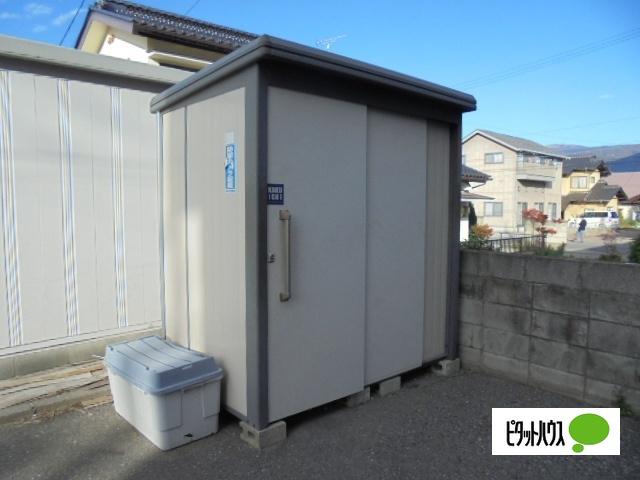 イソガイレジデンス