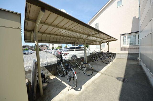 レオパレスパインズ