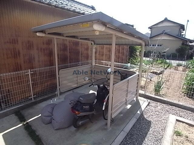 ネオイースト