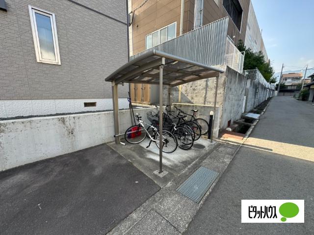 クレドール三輪 E棟