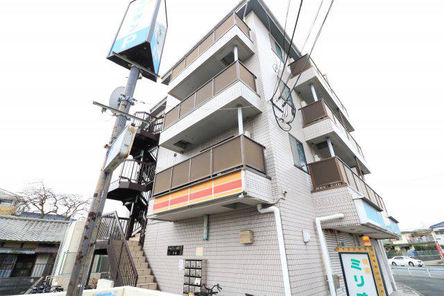 シャイニーキューブ次屋