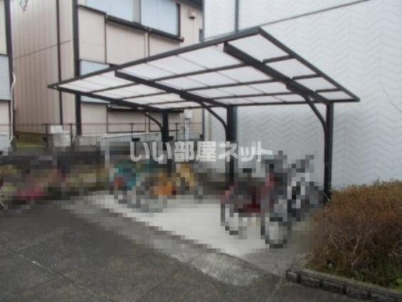 ロイヤルヒルズ III棟