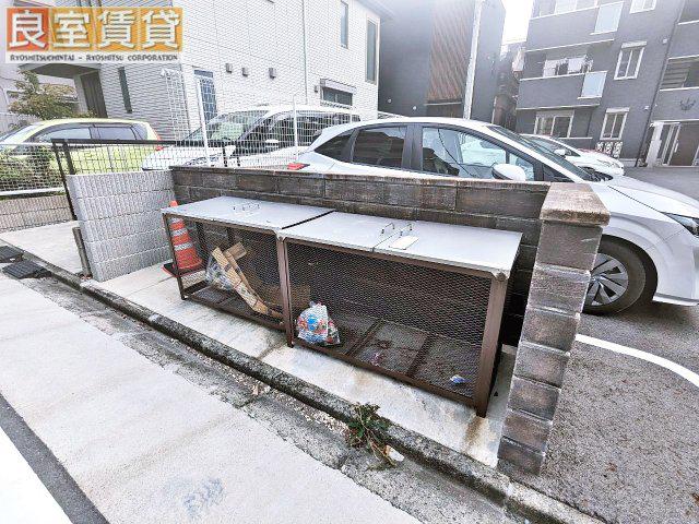 プランタン池下