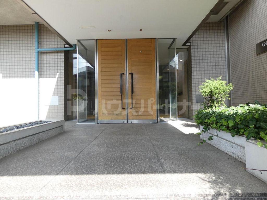 INSURANCE BLDG.14