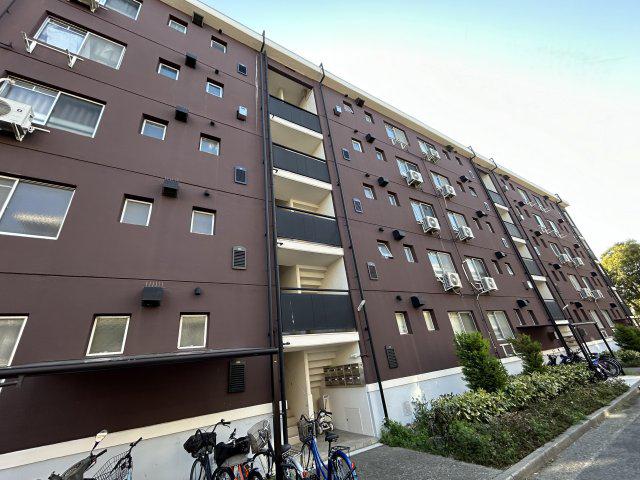 高津橋農住団地D棟