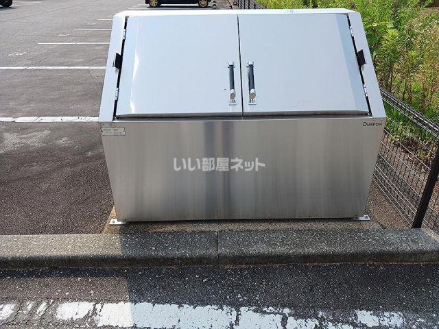 イーストヒルズ