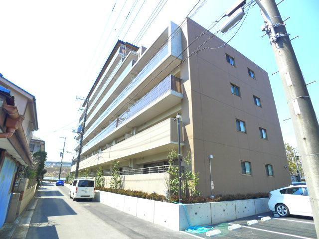 HIGASHIKOMATSUGAWA APARTMENT