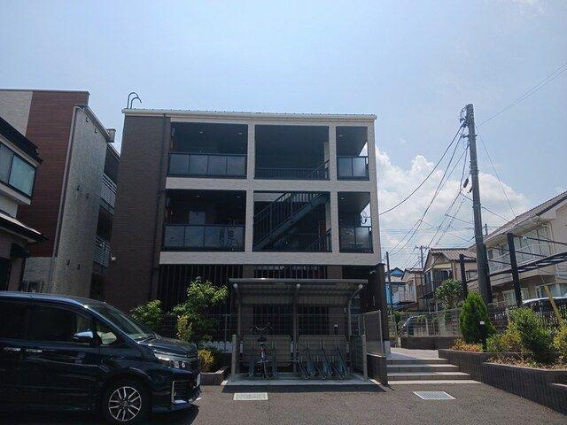 グラナティス