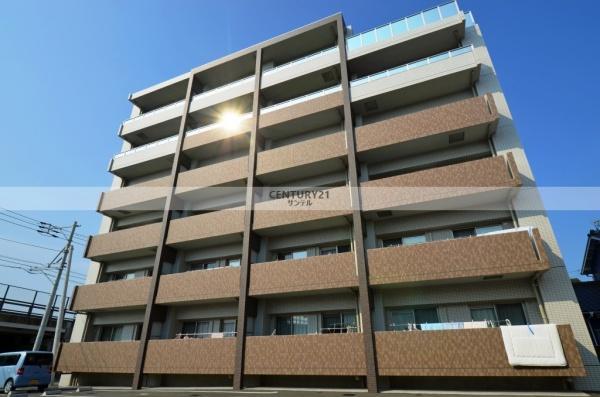 RIVERS COURT
