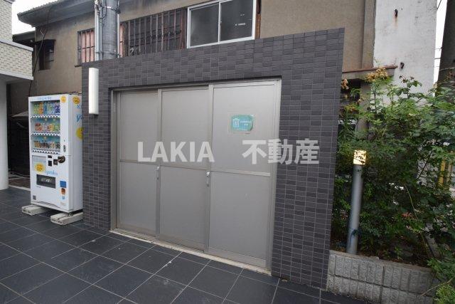 UーRO鶴橋駅前